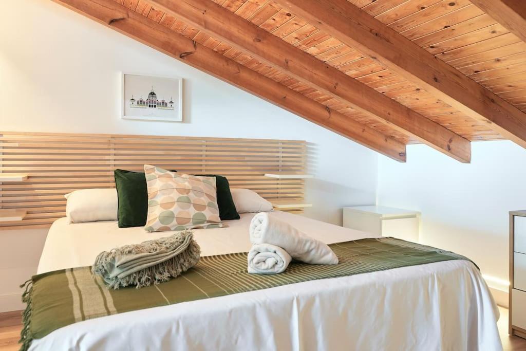 Sunny Cozy Penthouse With A Terrace At Plaza Del Carmen Apartment Валенсия Екстериор снимка